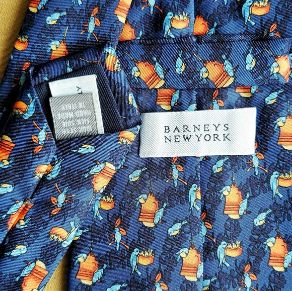 *sold* Vtg Silk Barney's Tie - Picture 4 of 4